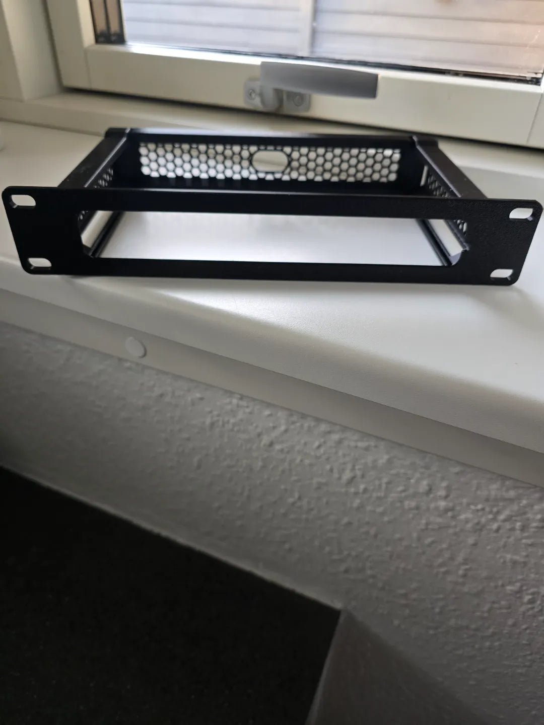 Ubiquiti Unifi Cloud Gateway Fiber Rack mount bracket (1U, 10 inch)