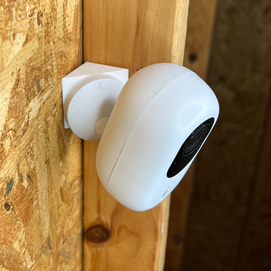 Unifi Protect G4 Instant Corner Wall and Surface Mount (Hardware is included)