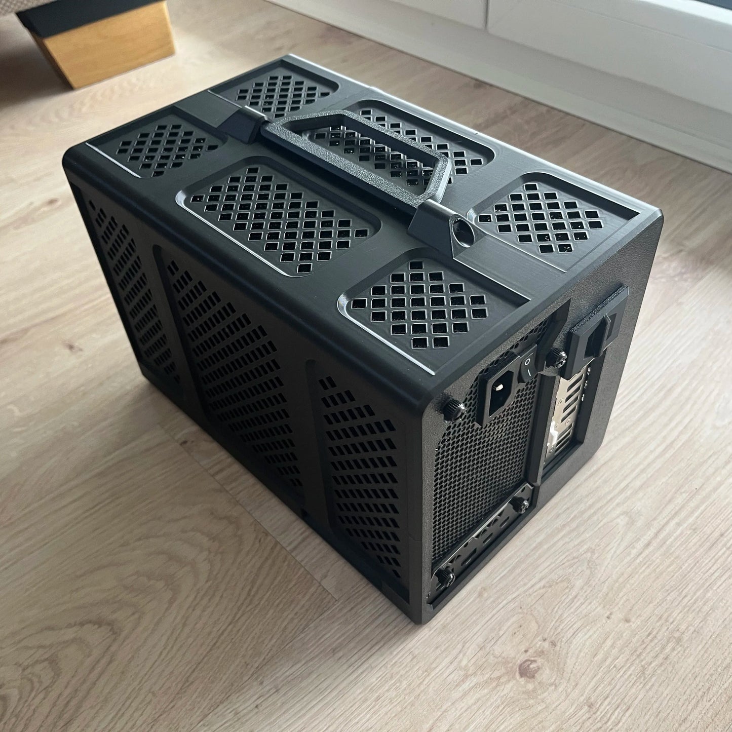 Minisforum DEG2 eGPU Dock Enclosure | Custom Protective Case/Shell